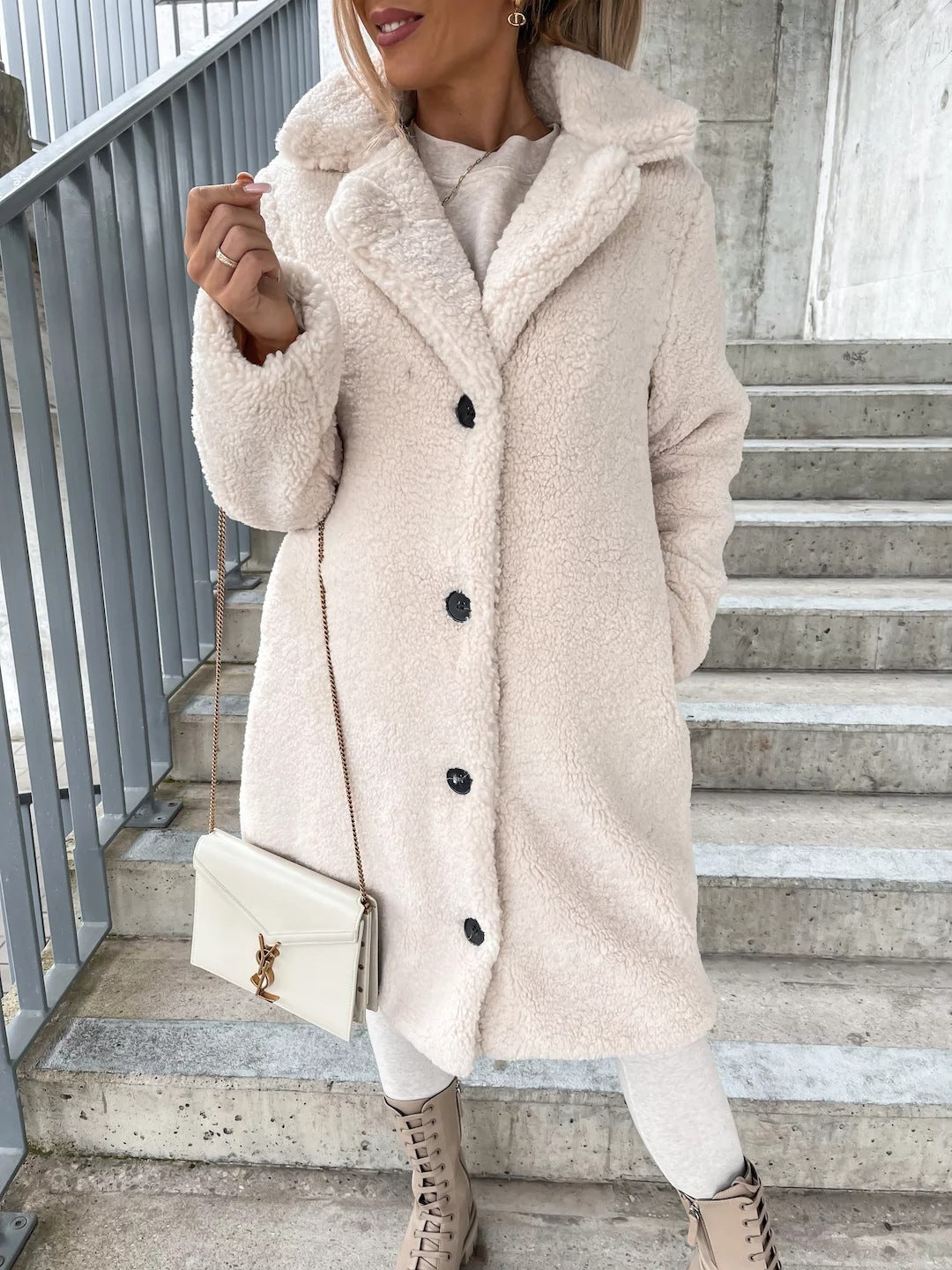 Ariana – Manteau long en fausse fourrure